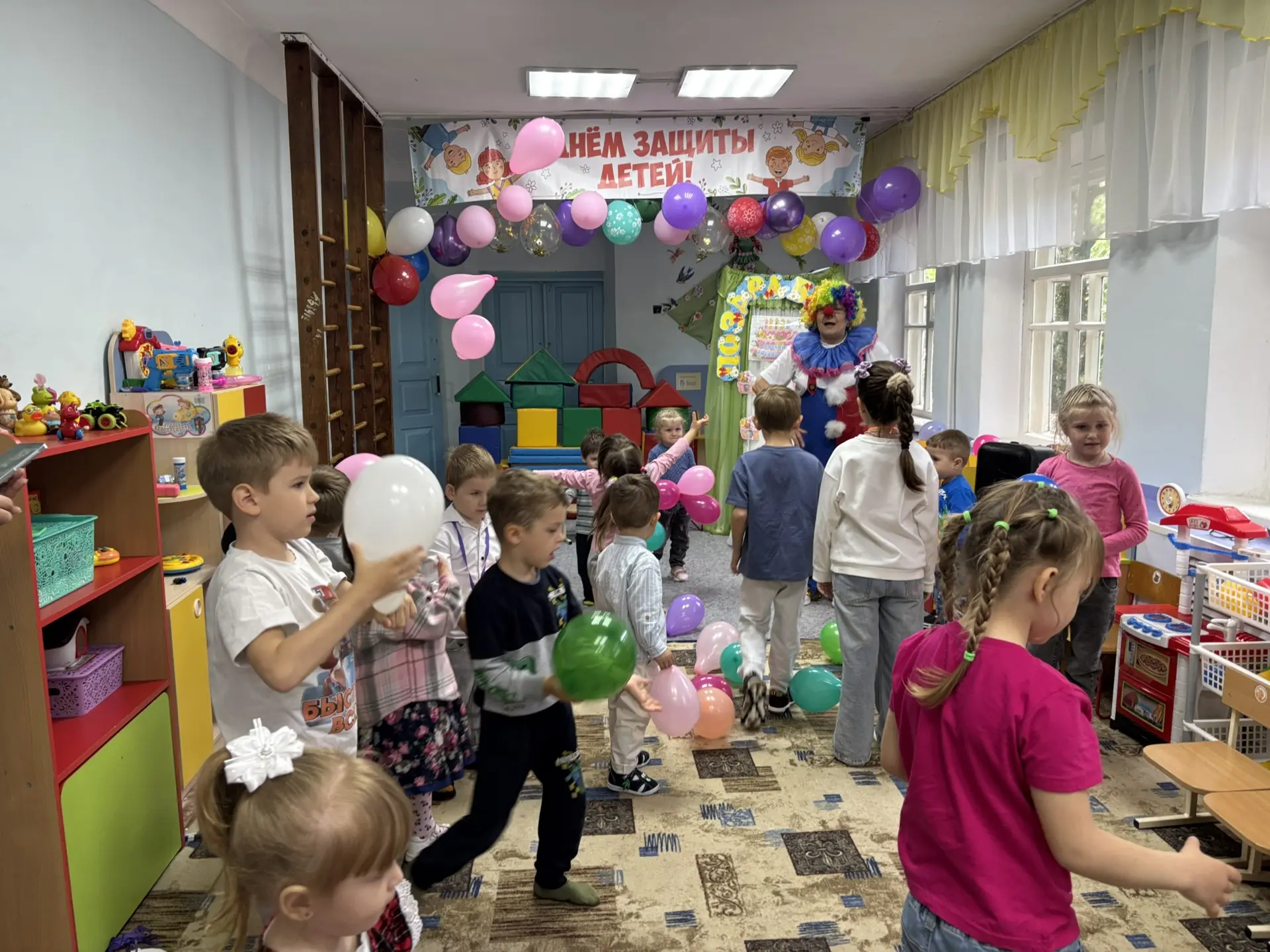 🎉 День защиты детей в нашем детском саду прошёл на ура! 🥳 Ребята веселились от души: ...