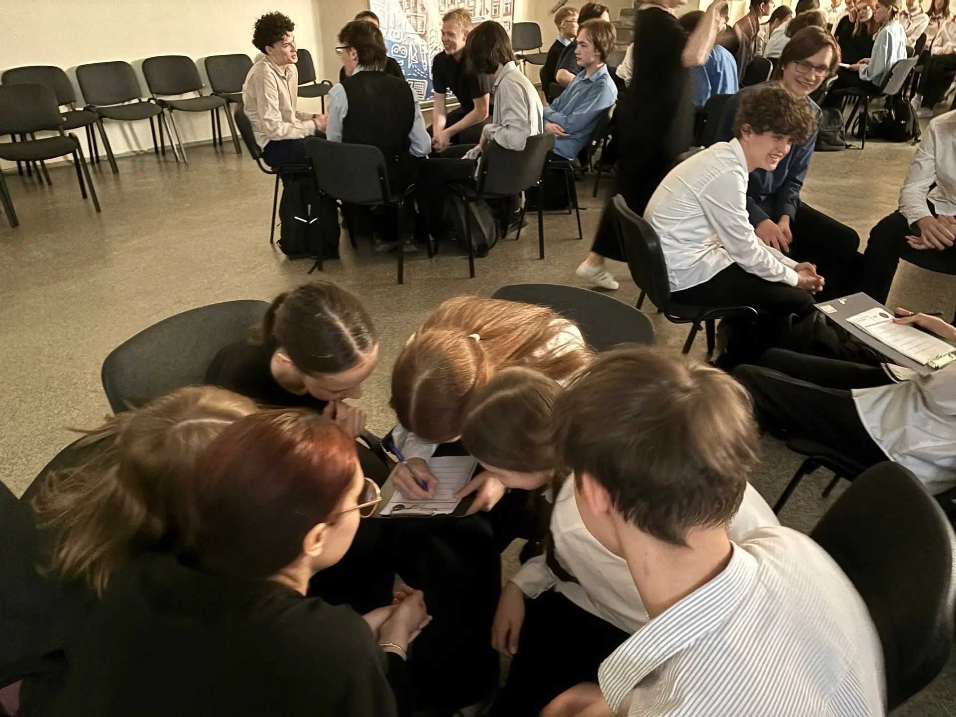 ❇️В рамках Предметной недели гуманитарных и социально-политических дисциплин:  7 мая для 10 и 11 кла