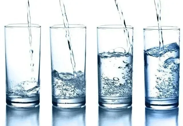 🧠 Знаете ли вы?

Когда жарко, нашему телу нужно больше воды, чтобы:
💧не перегреваться,
💧лучше дум
