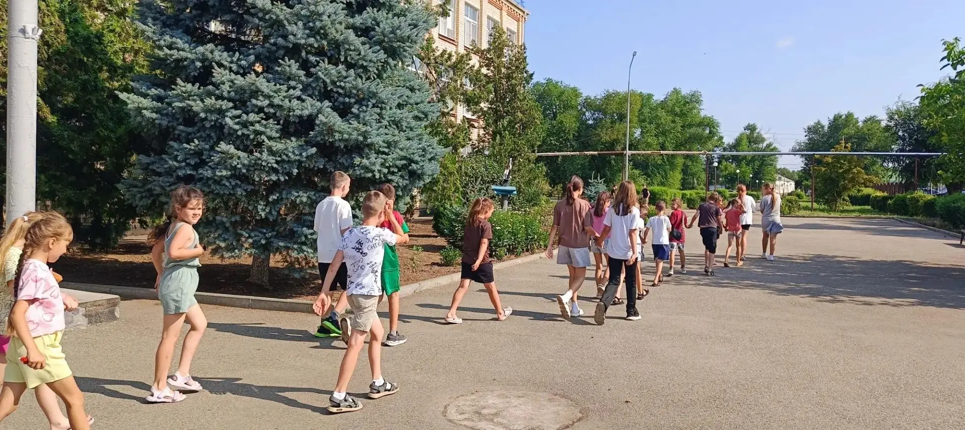 🎉 Безопасность — прежде всего! 🎉16 июля 2026 года с воспитанниками школьного лагеря «Городок Фанта