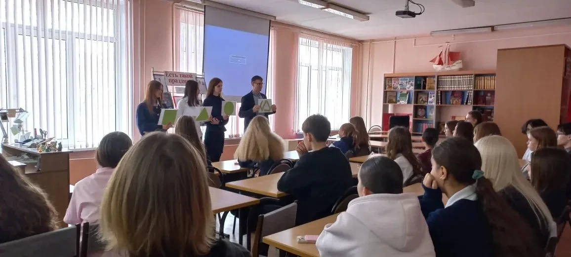 💬Открытый диалог о педагогике: 10 «А» и доцент ВГСПУ вдохновили девятиклассников