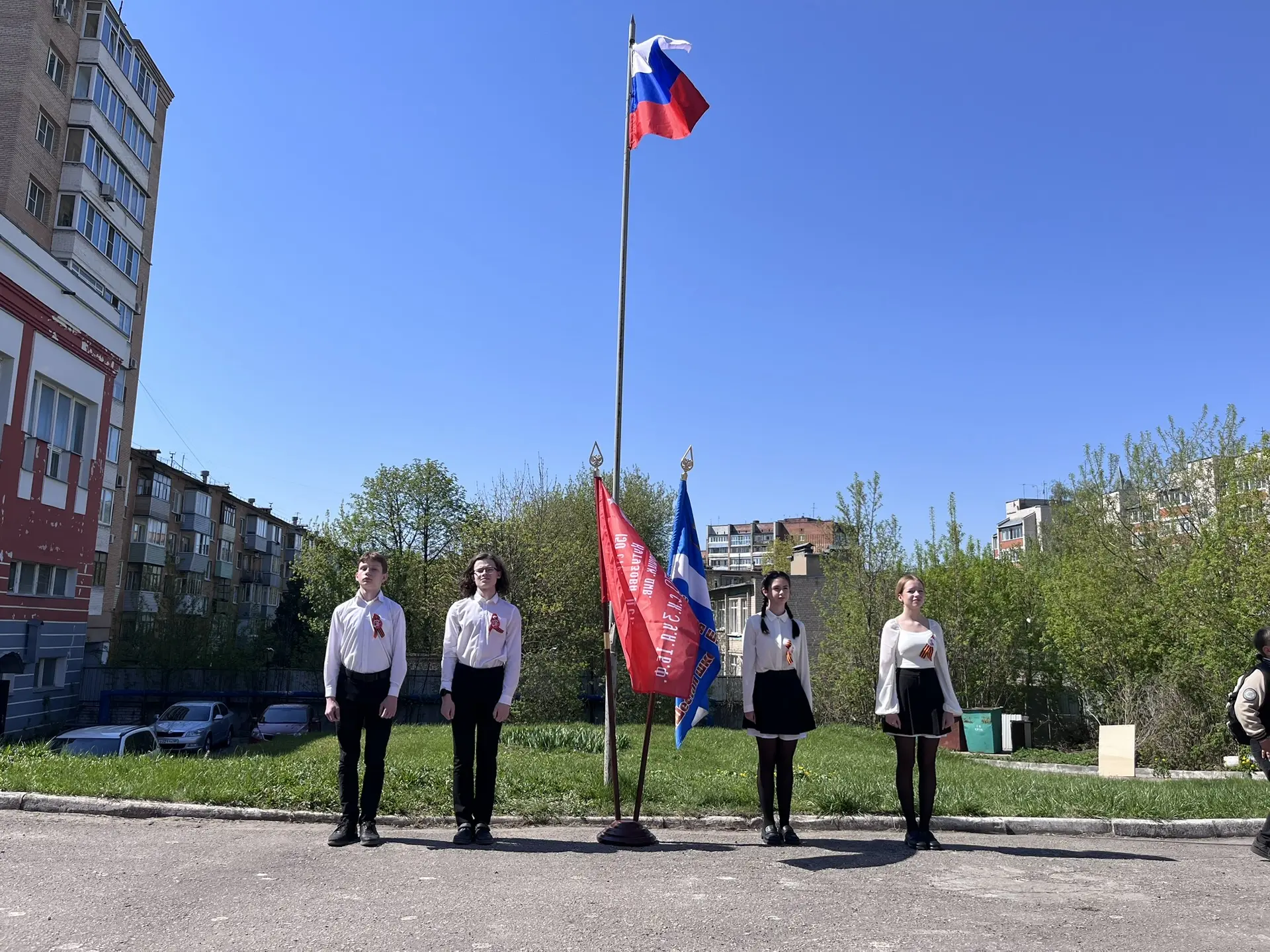 🇷🇺 Мы помним! В нашей школе прошла акция «Бессмертный полк»  🗓️Сегодня, 5 мая, наша школа присоедини