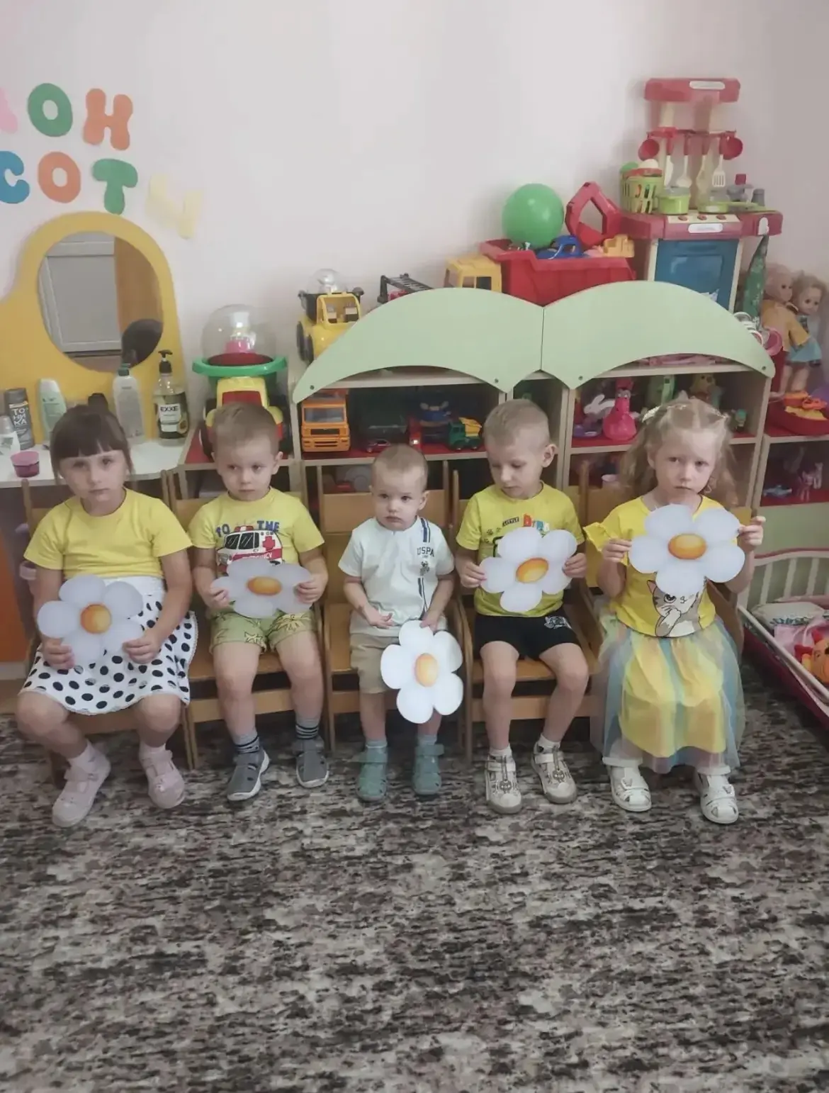 В нашем детском саду  прошёл утренник, посвящённый Дню семьи, любви и верности. Ребята ...