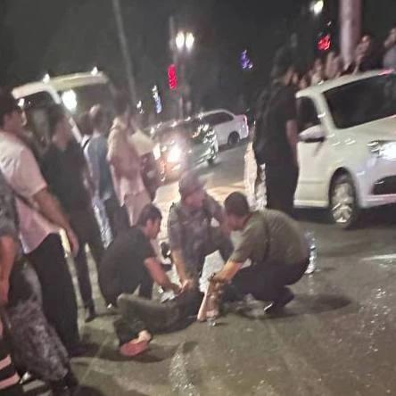 В Махачкале автобус сбил девушку по Расула Гамзатова 10, скорая забрала ее в больницу, сообщается чт