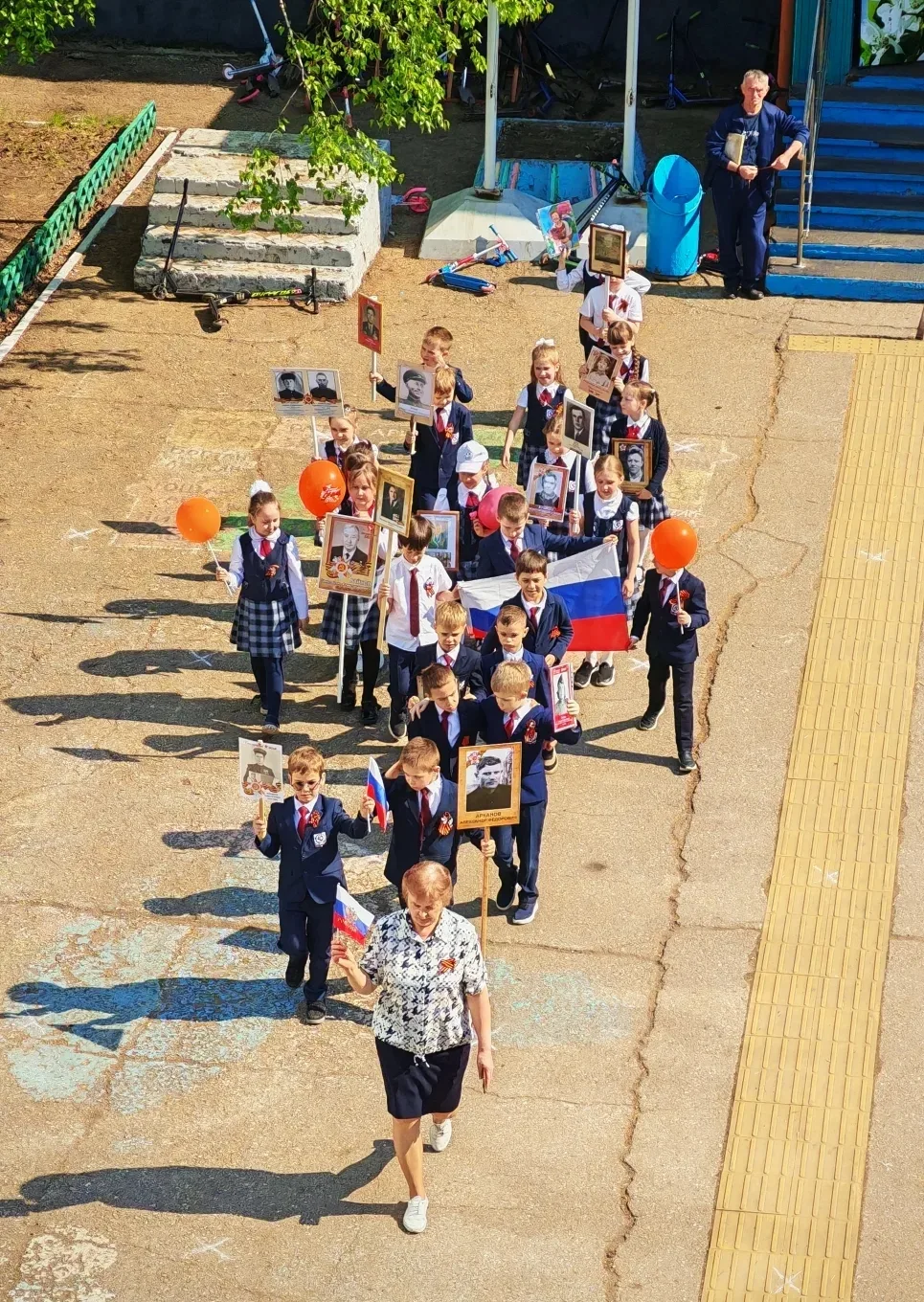 Бессмертный полк — память, которая объединяет.
Сегодня в нашей школе прошел незабываемый парад Бессм