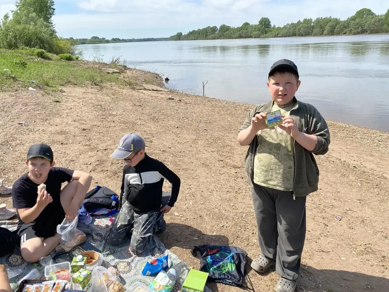 ✅🌿☘🍃В рамках проведения  «Дня Эколят»,  была организована  экскурсия на берег реки Бе...