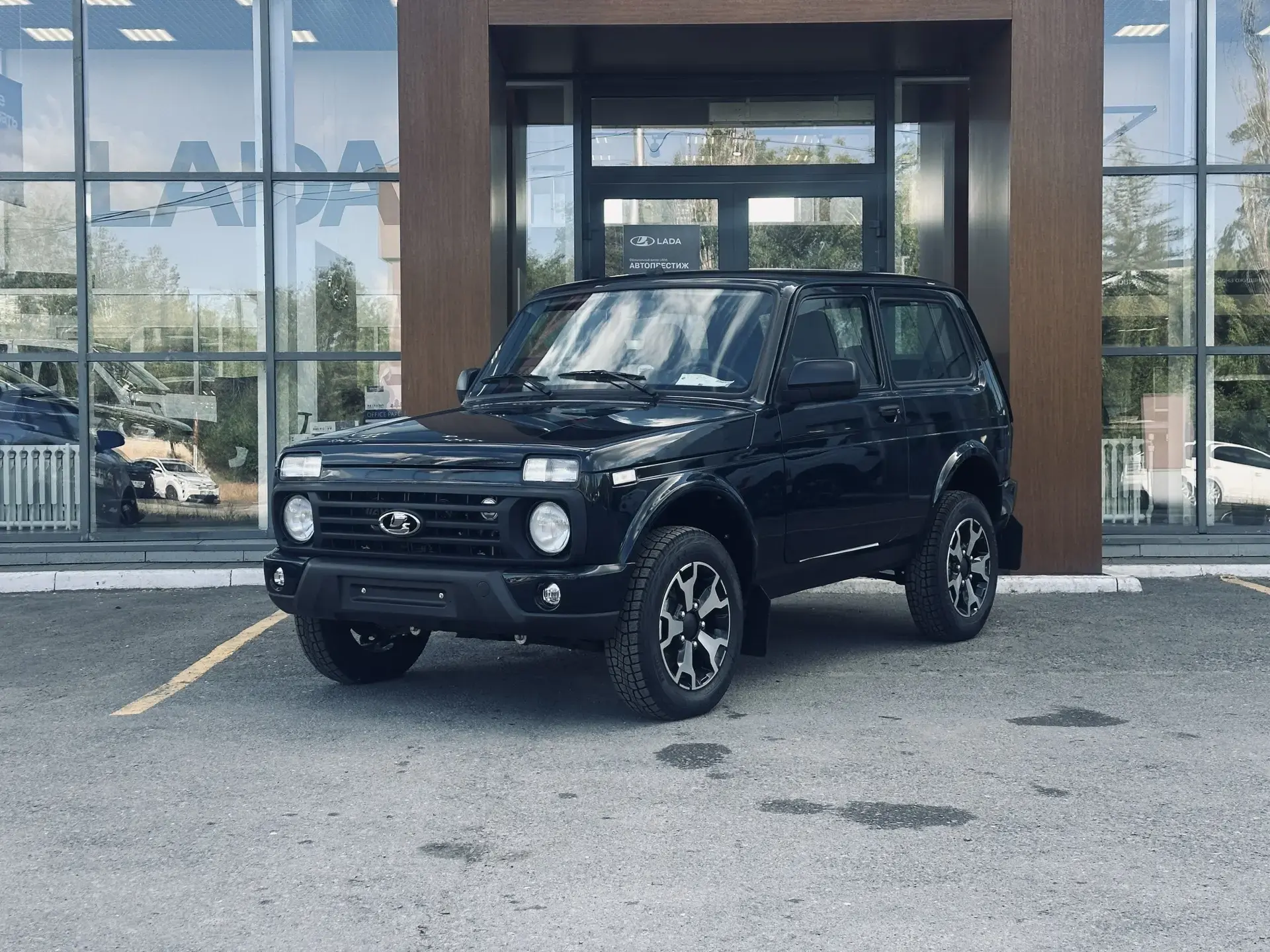 Lada Niva Legend BLACK 2026🔵