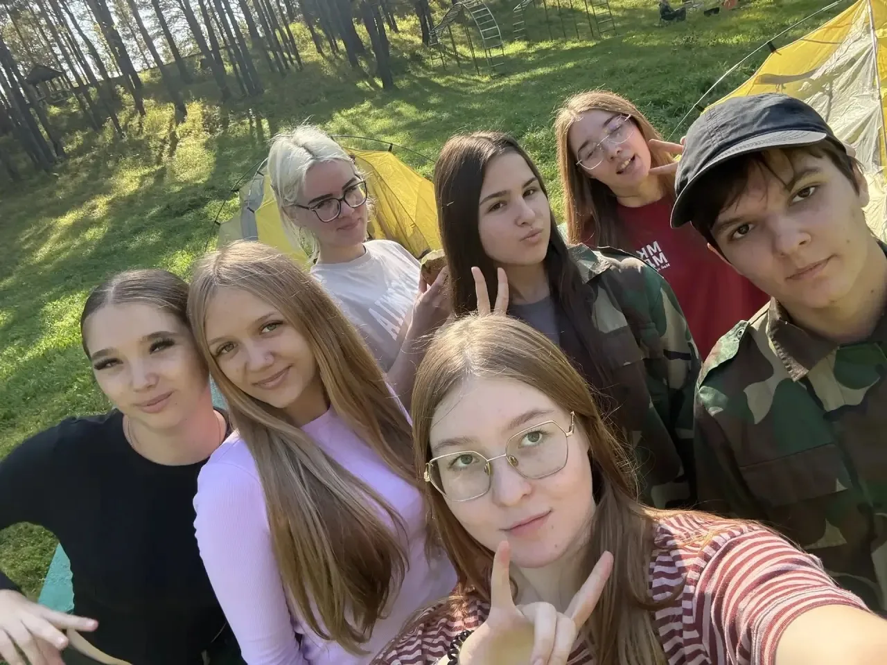 🏕 Прямо сейчас: наши старшеклассники в двухдневном турпоходе!
