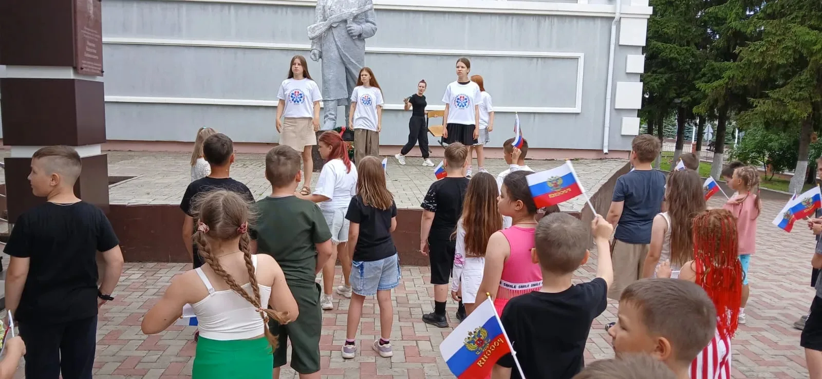 Активисты отряда СМС-дети нашей школы в пришкольном лагере "Солнышко" провели акцию приуроченную к Д
