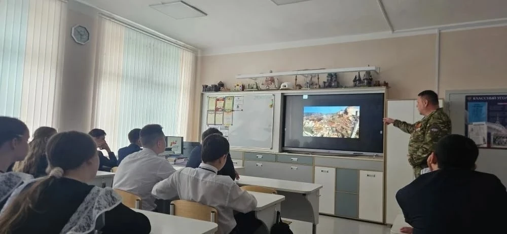 🇷🇺💪 В нашем музейном пространстве произошла очень значимая для ребят встреча. Урок мужества посетил 