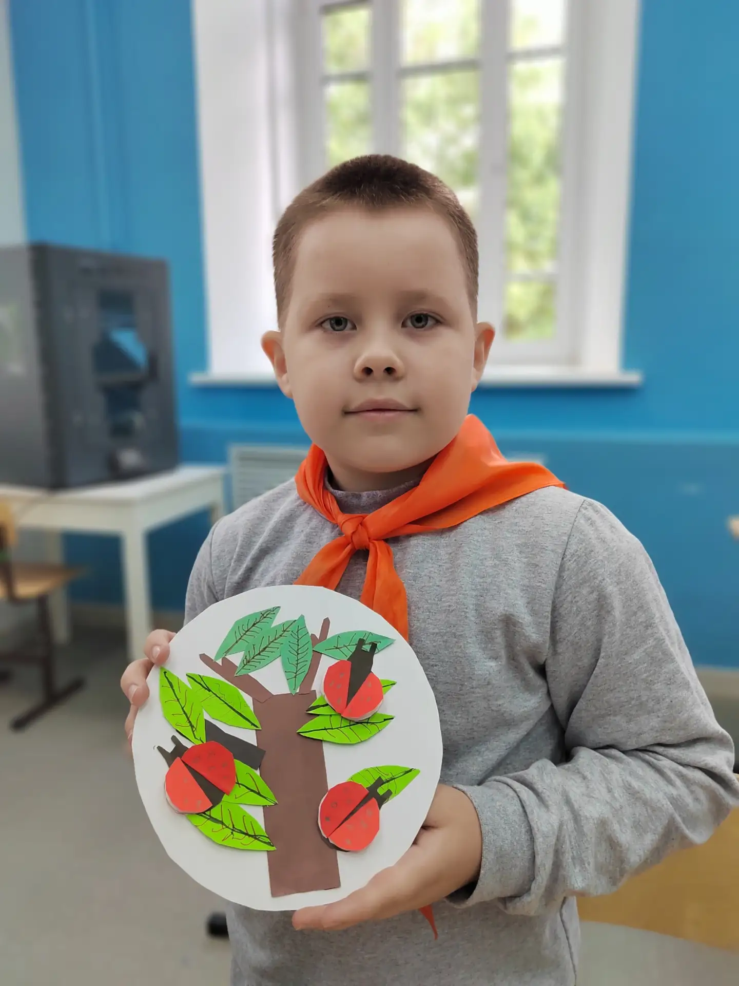 #ВоспитательнаяРаботаЦДОВУ35
#Лагерь2026ЦДОВУ35

Сегодня с ребятами из творческой мастерской "Край б