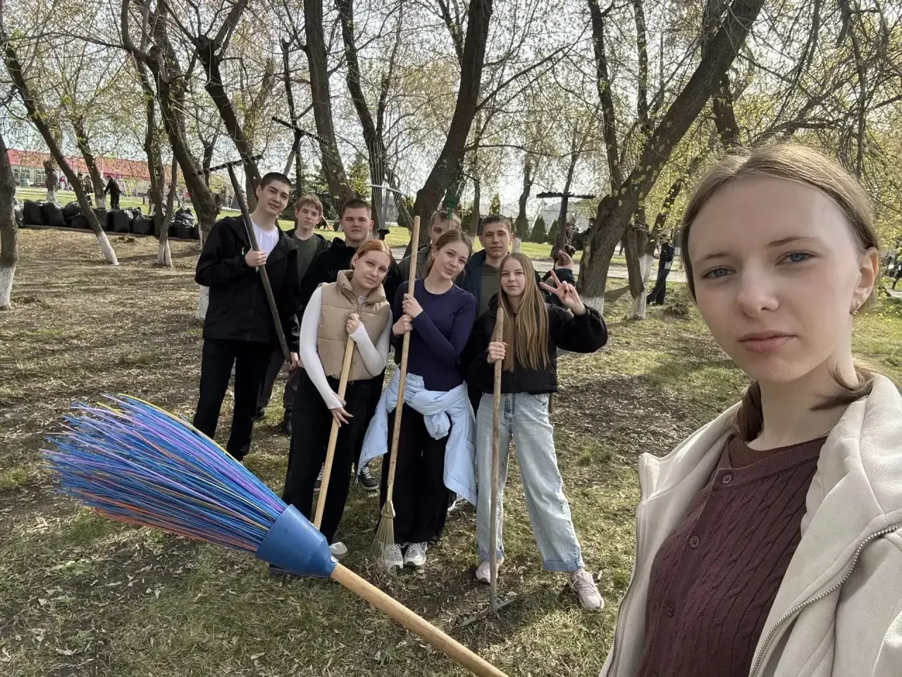 🌳🪾Субботник в Бердюжской школе: вместе за чистоту!  30 апреля 2026 года ученики 5–11-х классов вмест