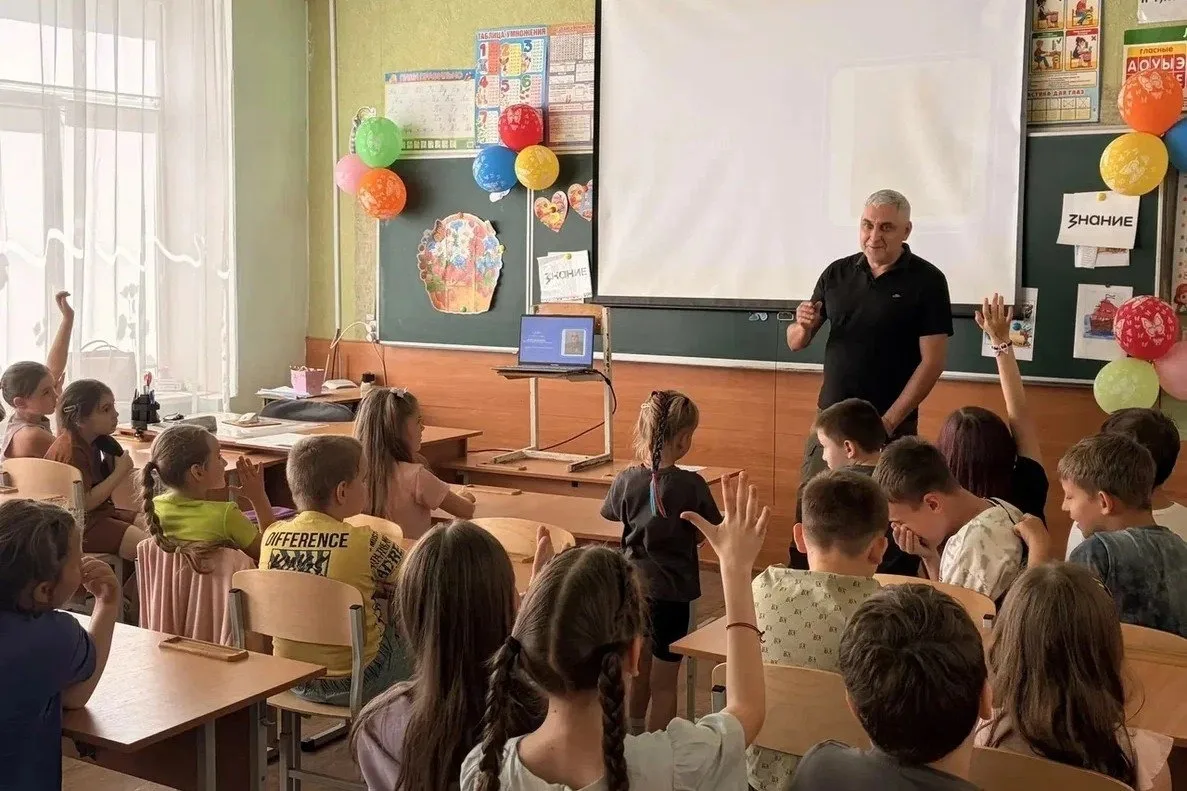 Ветераны СВО расскажут школьникам о службе и ответственности

Государственный фонд «Защитники Отечес