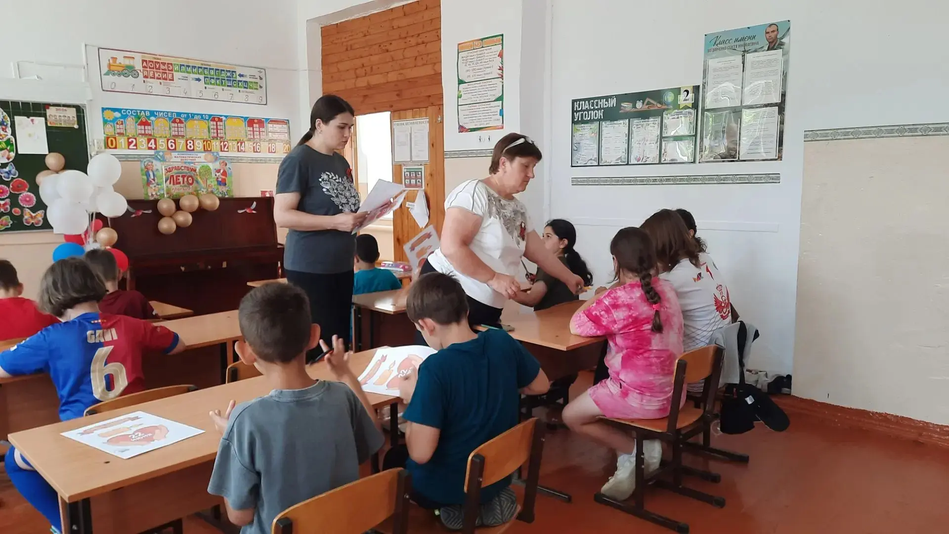 В летнем пришкольном лагере прошло мероприятие "Свеча памяти". 

Дети в ходе продуктивной деятельнос