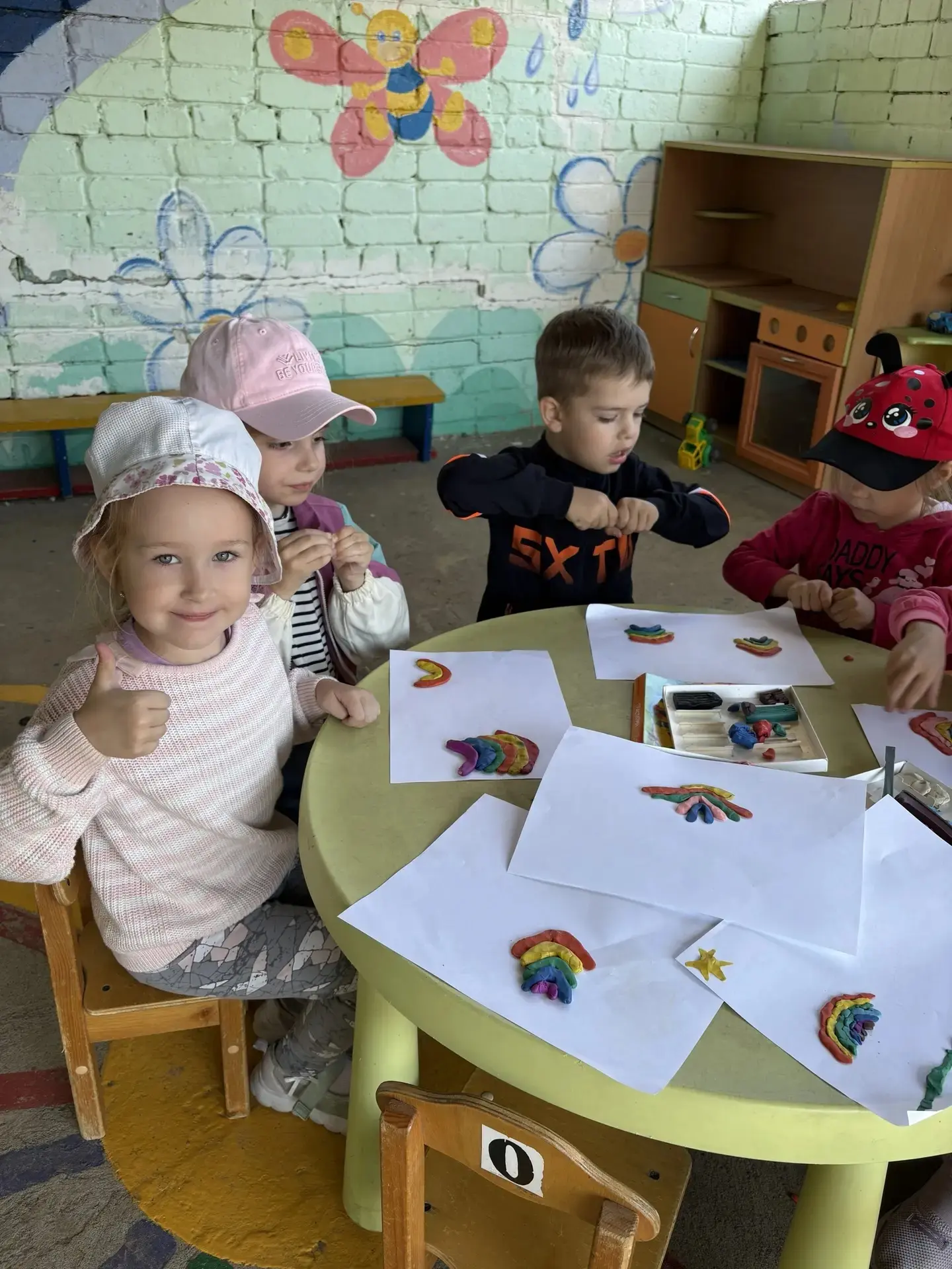 🌞Сегодня в нашем детском саду был настоящий праздник цвета — День радуги! 🌈

Мы решили, что скучны