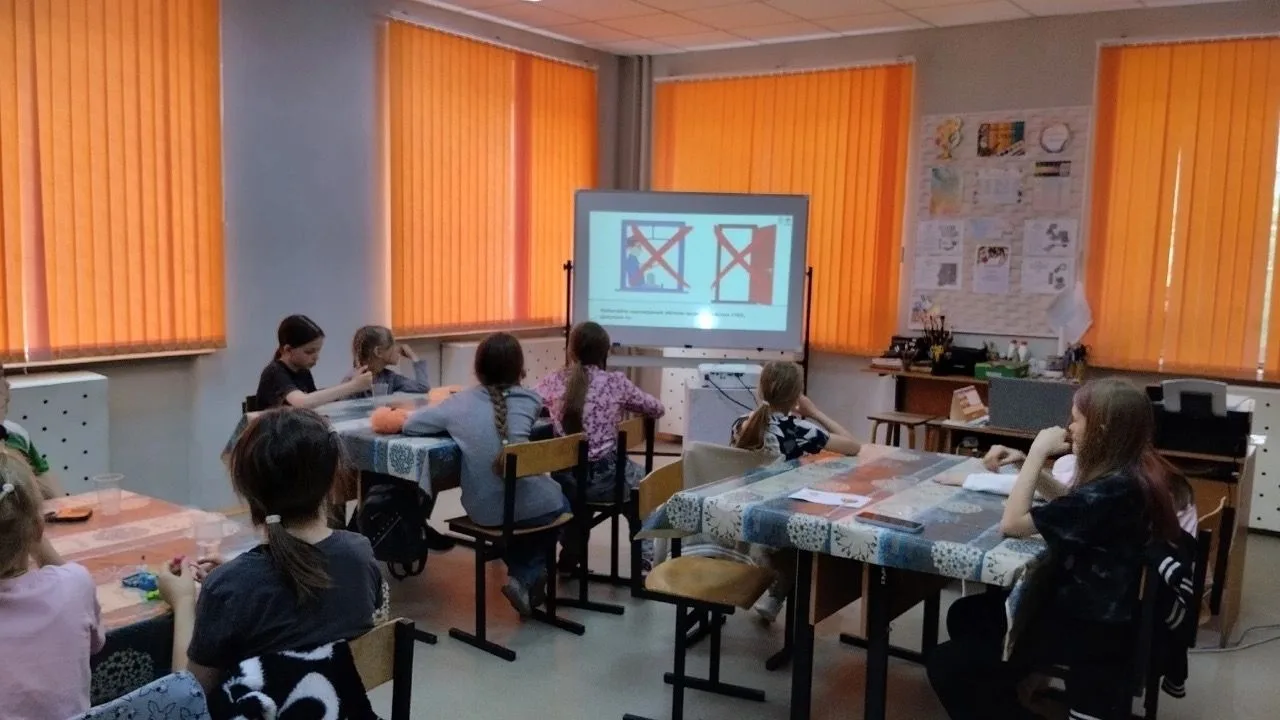 Сегодня,9 июня, был важный и ответственный день!  Мы провели инструктаж и тренировку по...