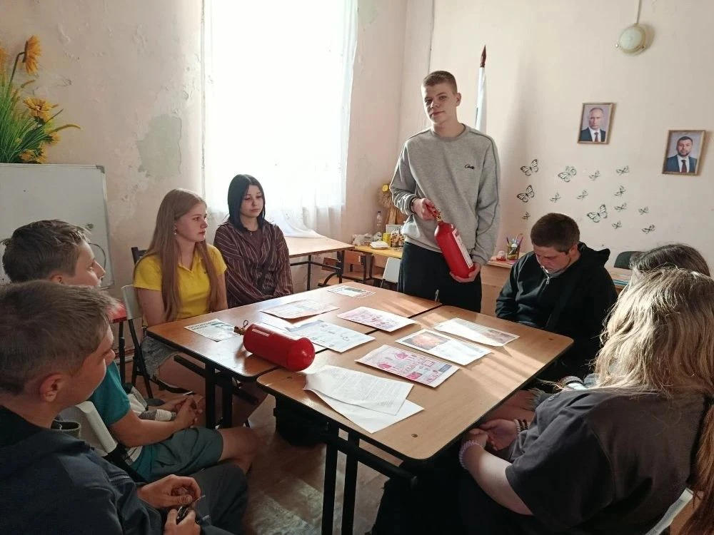 🔥 НЕ ИГРАЙ С ОГНЁМ: как мы учились спасаться от пожара

В Валерьяновском отделении прошёл информаци