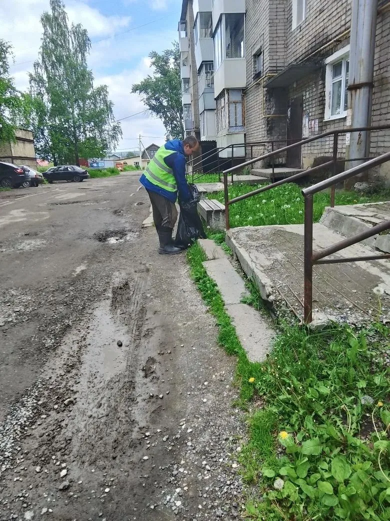 Уборка придомовых территорий.