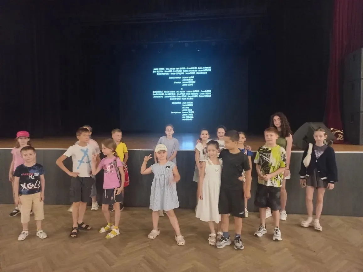 🟨 ДОРОГА ИЗ ЖЁЛТОГО КИРПИЧА

Сегодня обучающиеся ЦРДМ отправились в удивительное кинопутешествие, в
