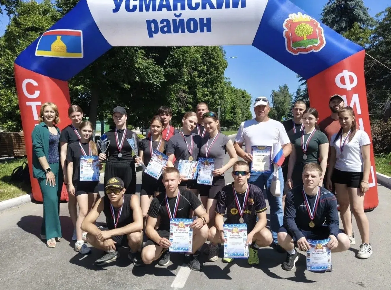 Легкоатлетическая эстафета, посвященная Дню России завершилась с яркой победой! 
У команды ГОБПОУ "У