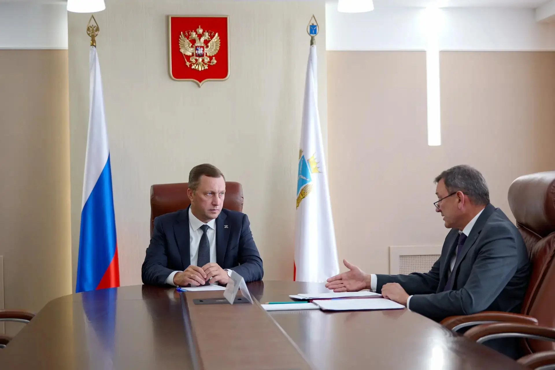 Губернатор Саратовской области Роман Бусаргин на встрече с новым главой Вольского район...