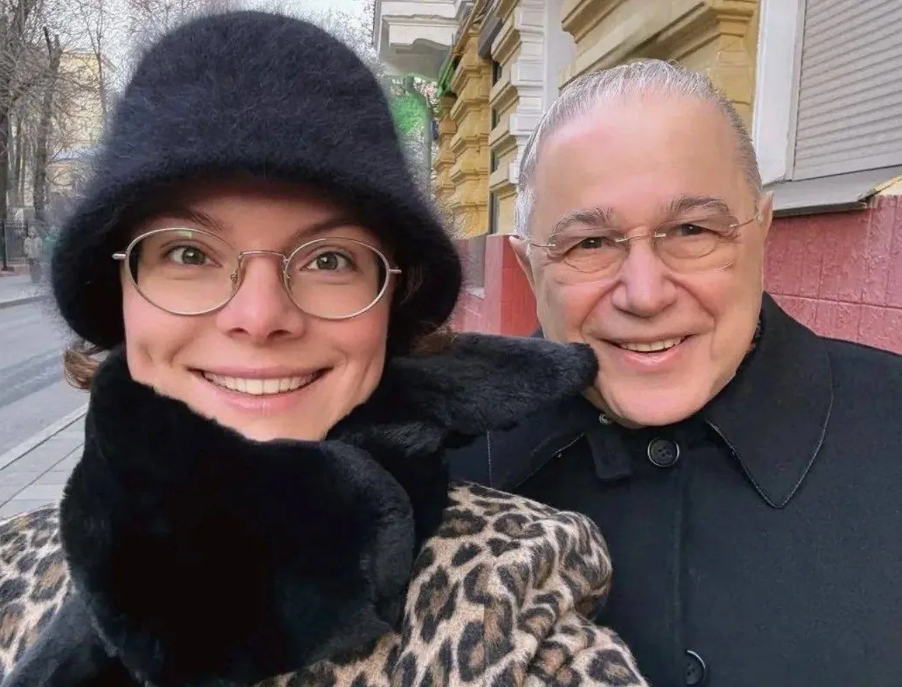 Когда отпуск — это ещё и витрина 👡  Жена Евгения Петросяна снова дала повод поговорить о стиле и цен
