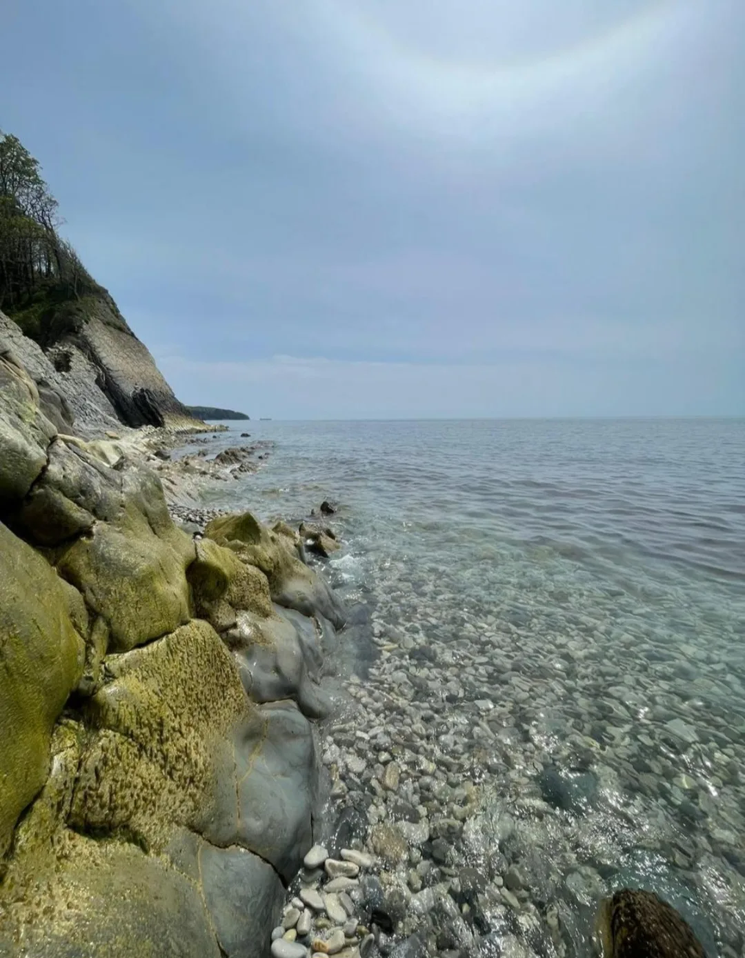 Водичка у скалы Киселева, и здесь никакого мазута не найдено💦#кудасходитьвТуапсе #дост...