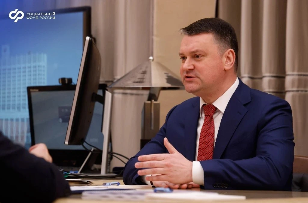 Председатель Соцфонда Сергей Чирков встретился с Председателем Правительства Михаилом М...