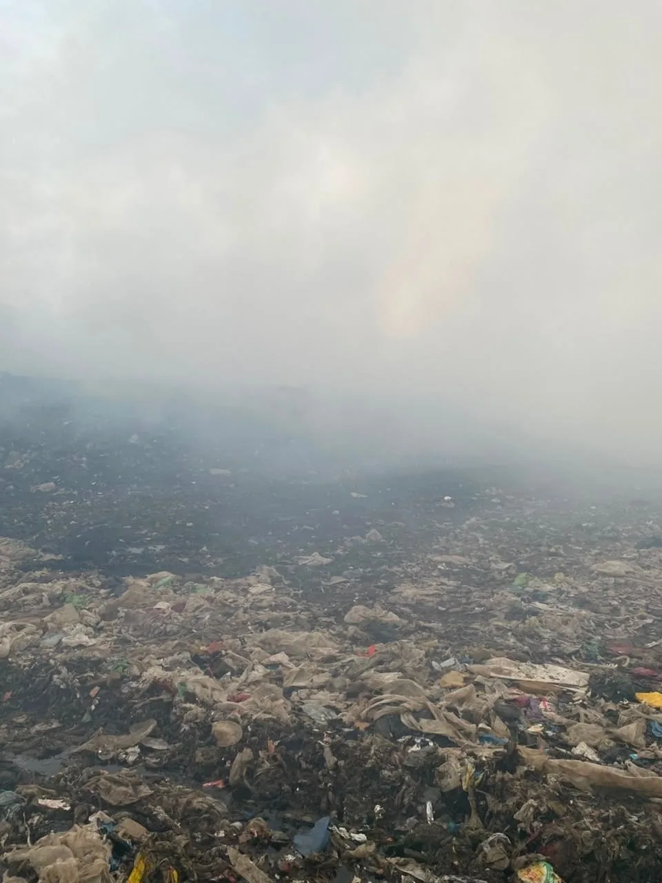 Пожар на мусорном полигоне в Ростовском округе, предварительно, произошёл из-за ненадлежащего состоя