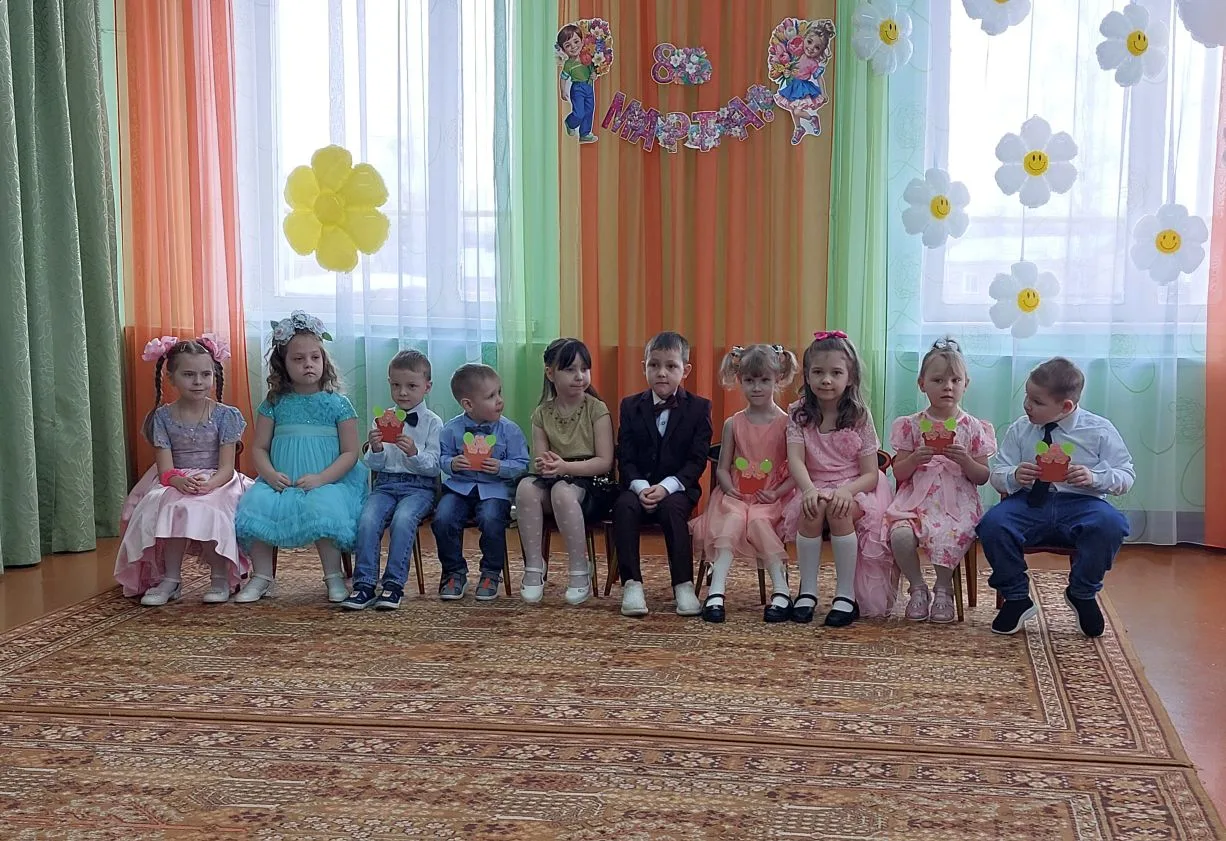 Сегодня в нашем детском саду прошёл удивительно нежный и светлый утренник, посвящённый ...