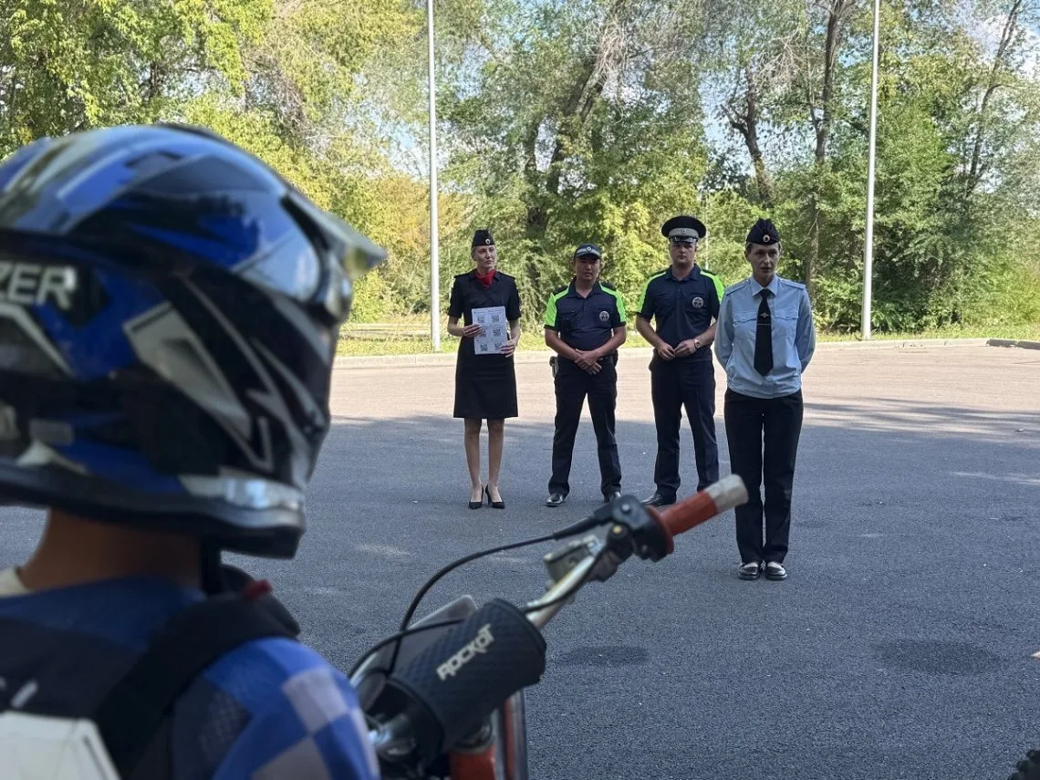 🚓 Госавтоинспекция Магнитогорска встретилась с юными мотоспортсменами и напомнила, поч...