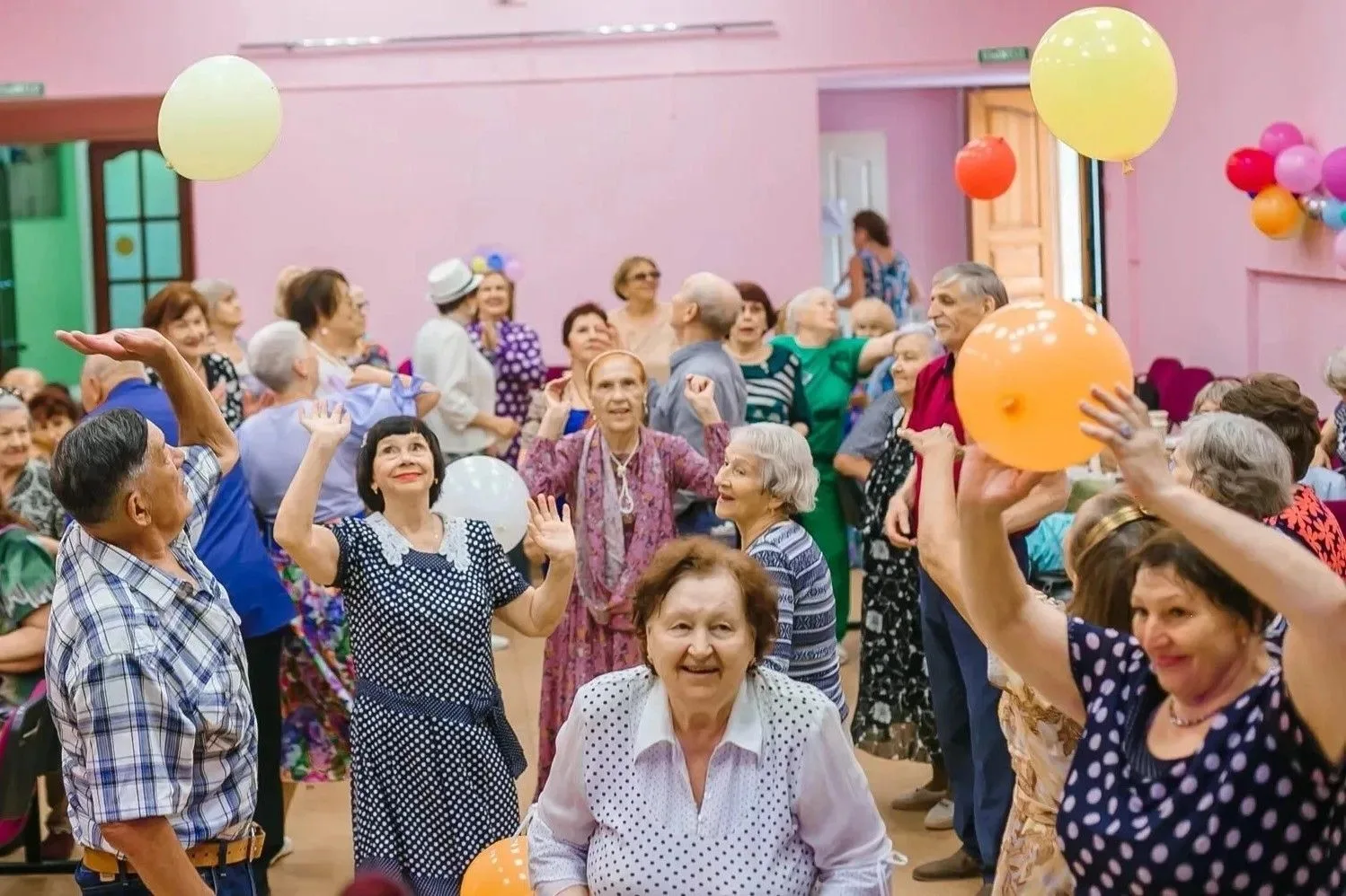 Сегодня, в День пожилого человека, хочется сказать о том, сколько энергии у хабаровчан ...