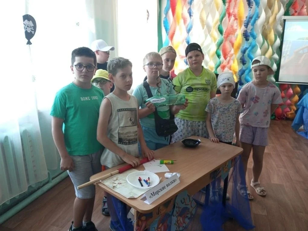 Воспитанники летнего лагеря «Веселые каникулы» погрузились в мир приключений, посетив увлекательный 