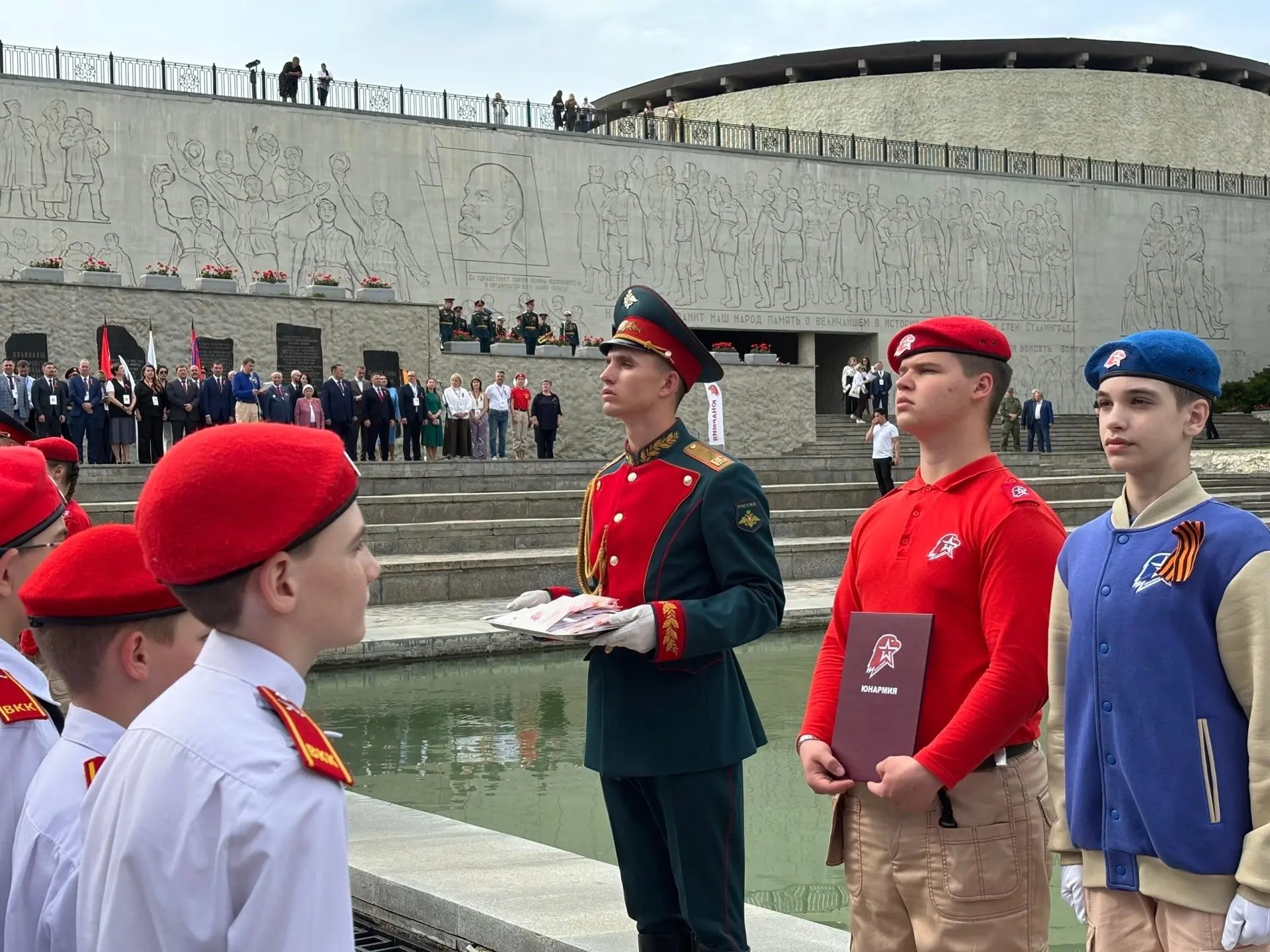 🇷🇺 Клятва на главной высоте страны!    Знаковое событие произошло в жизни нашего юнармейского отряда