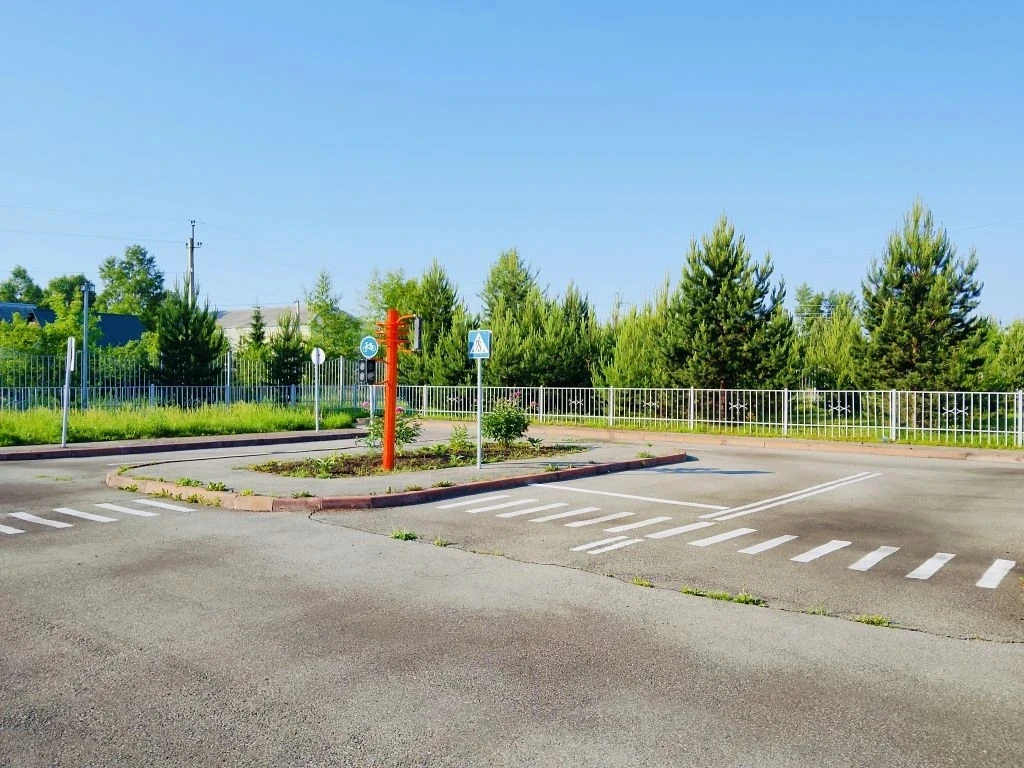 🚦Готово!✨ На нашем автогородке свершилось маленькое преображение!🤗

📌 Сотрудники Дома детского тв