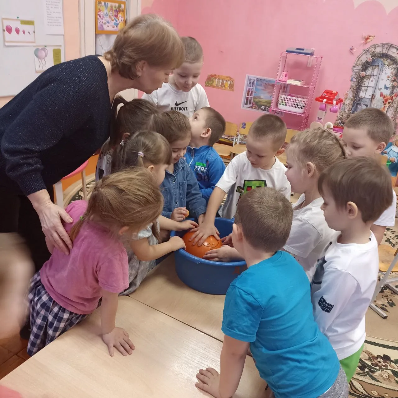 Это всë эксперименты интересные моменты! Я с утра сегодня встал, с полки шар воздушный ...