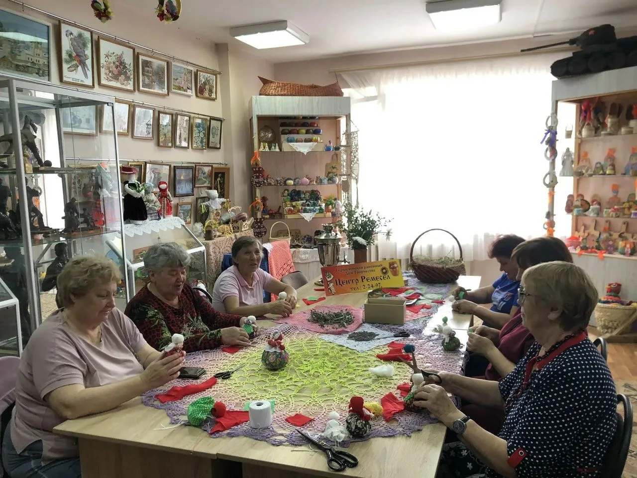 В Горшеченском Доме творчества прошел День фольклора. Участники  «Курского долголетия»  посетили клу