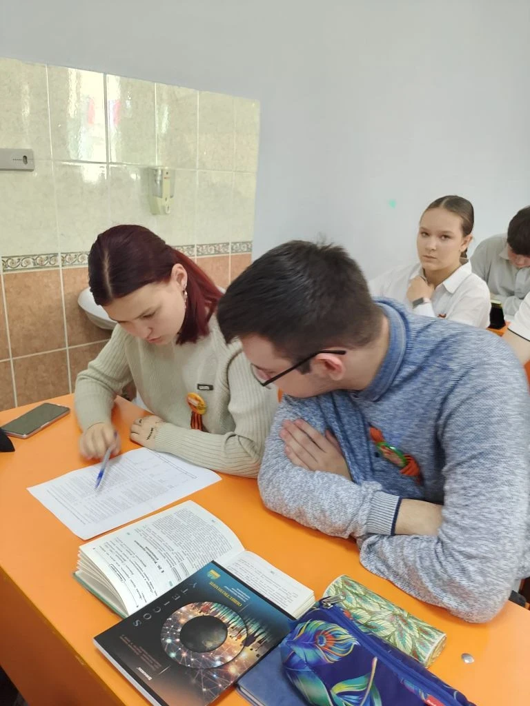 Не гадать, а знать: в 9-е классы пришли специалисты Центра занятости 👥  Сегодня в МБОУ СОШ № 7 им. Л