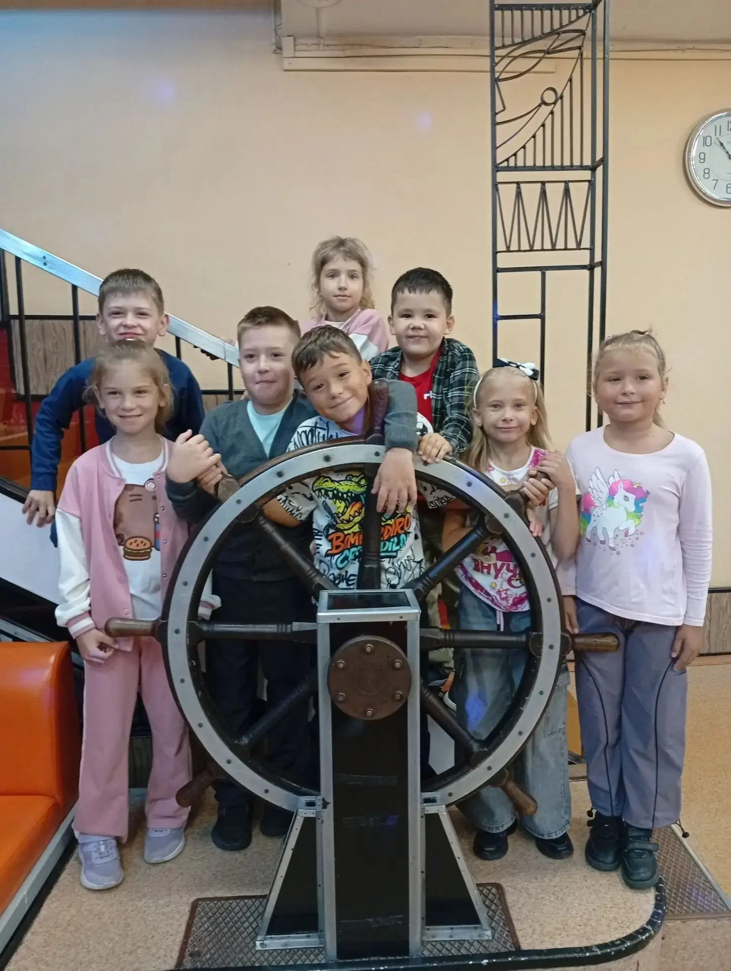 Наши  второклассники снова в деле! В это воскресенье они побывали на представлении перм...