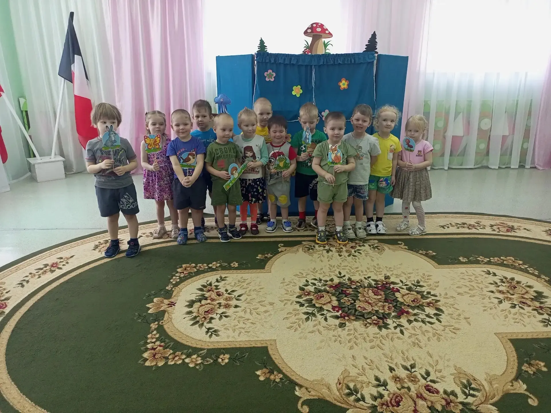 На этой неделе наши малыши знакомились с волшебным миром сказок. Мы рады поделиться впе...