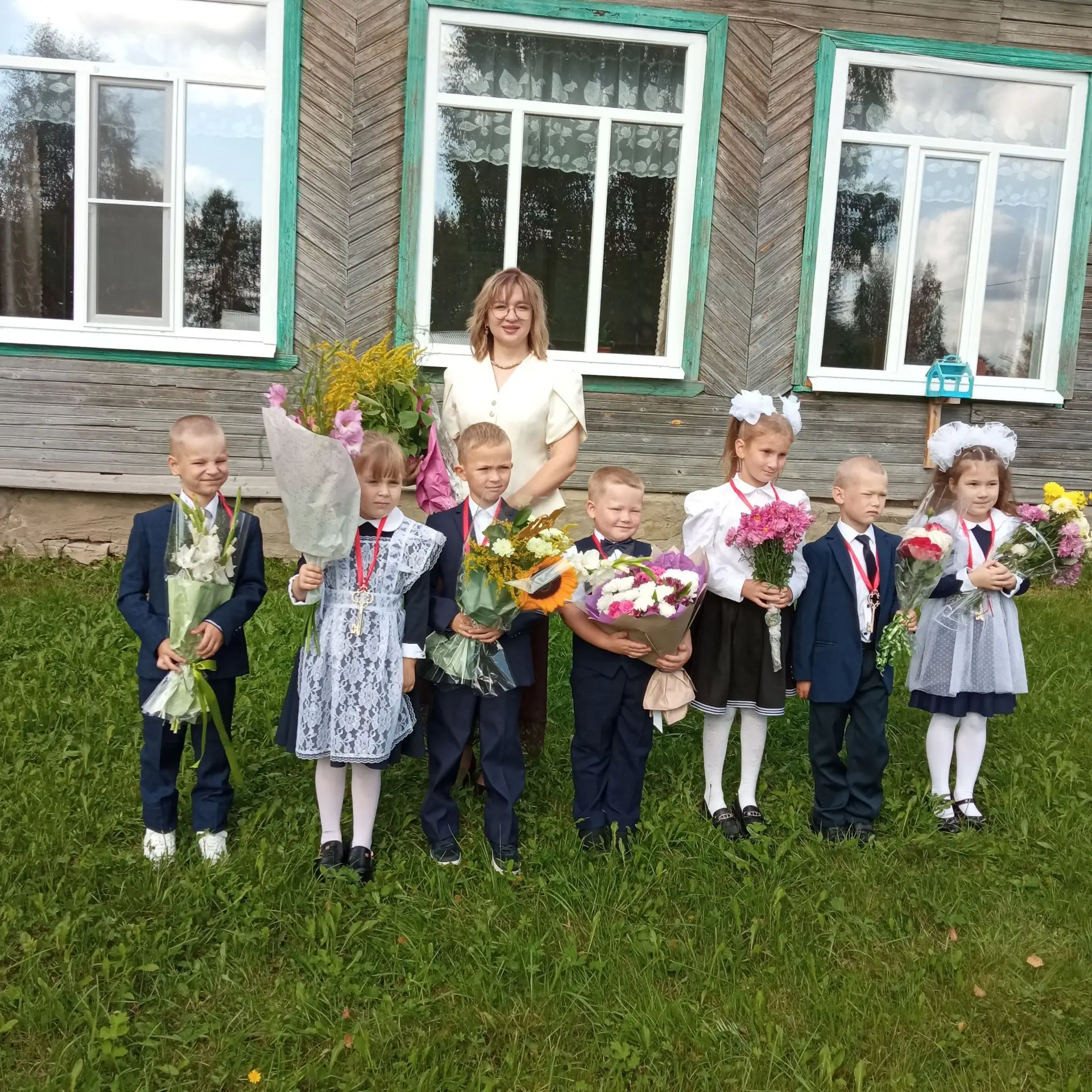 Сегодня, в первый день осени, вся страна отмечает День Знаний! Этот день знаменателен д...