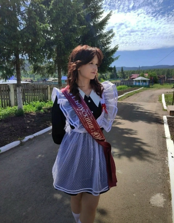 Ученица Хамитовской средней школы Язгуль Абдуллина набрала 95 баллов на ЕГЭ по истории!
В этом году 