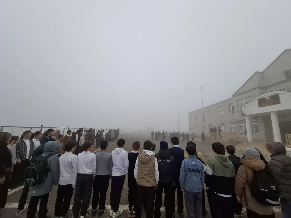 Начало учебной недели в Джирабачинской СОШ 🎓🌟