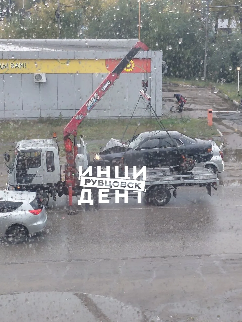 По сообщению от очевидцев, автоледи, находящаяся в состоянии алкогольного опьянения, не...