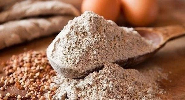 Гречневая мука в народных рецептах 🌾  В старых домашних записях гречневую муку использовали как прос