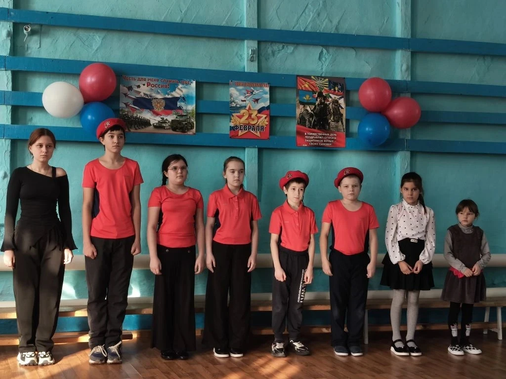 #🎉 Парад юных героев: день защитника Отечества! 🚀