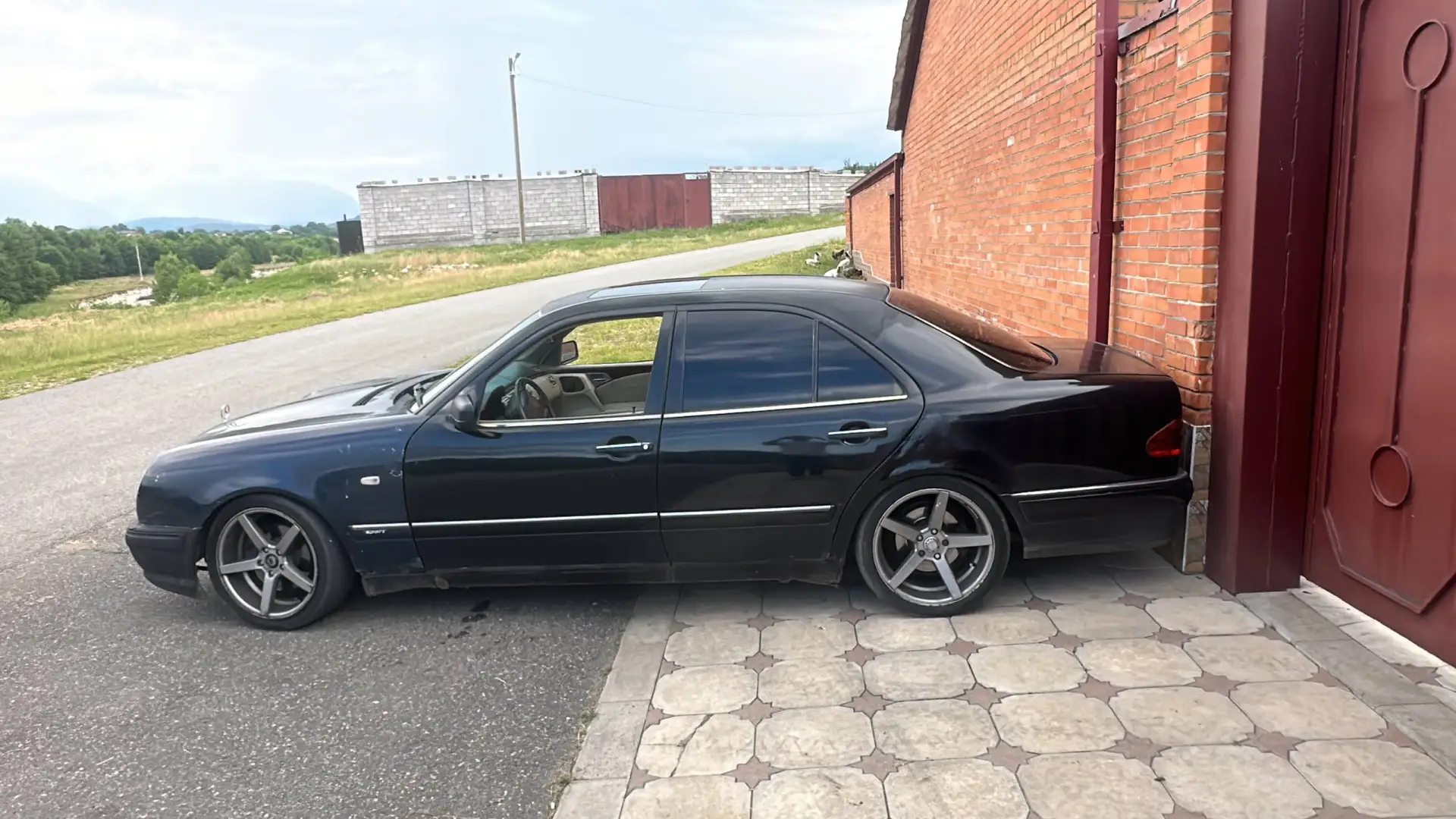 #Авторынок_Осетия
#продам_автомобиль
Состояние: Небитый
Марка: Mercedes
Модель: W210
Цвет: Черный
Го