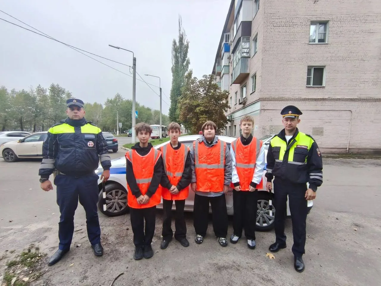 🚦 Первоклассников в Лискинском районе научили безопасно переходить дорогу.