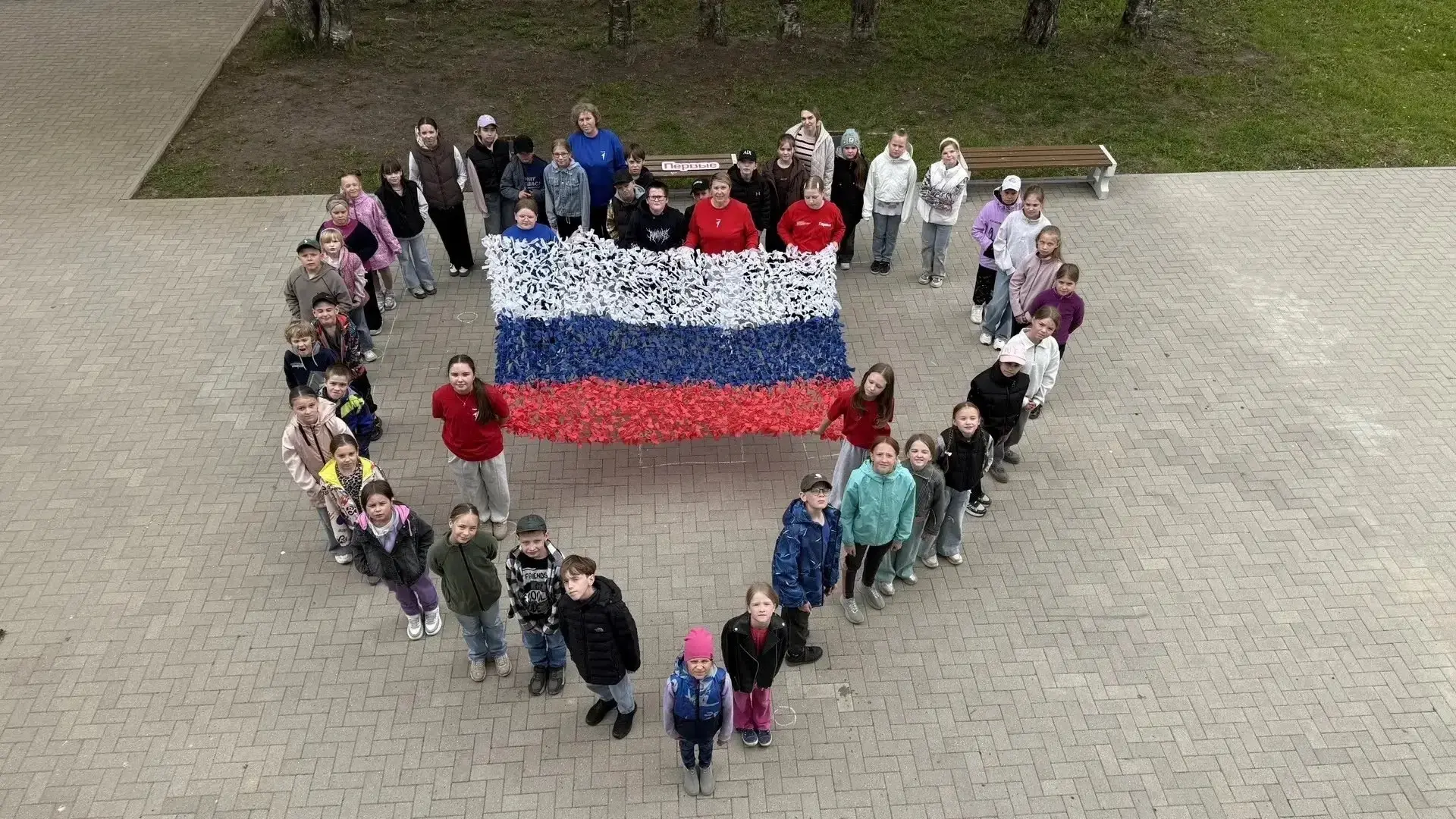 🇷🇺В преддверии Дня России для обучающихся ЛОЛ МОУ «Средняя школа № 3» прошёл цикл патриотических м