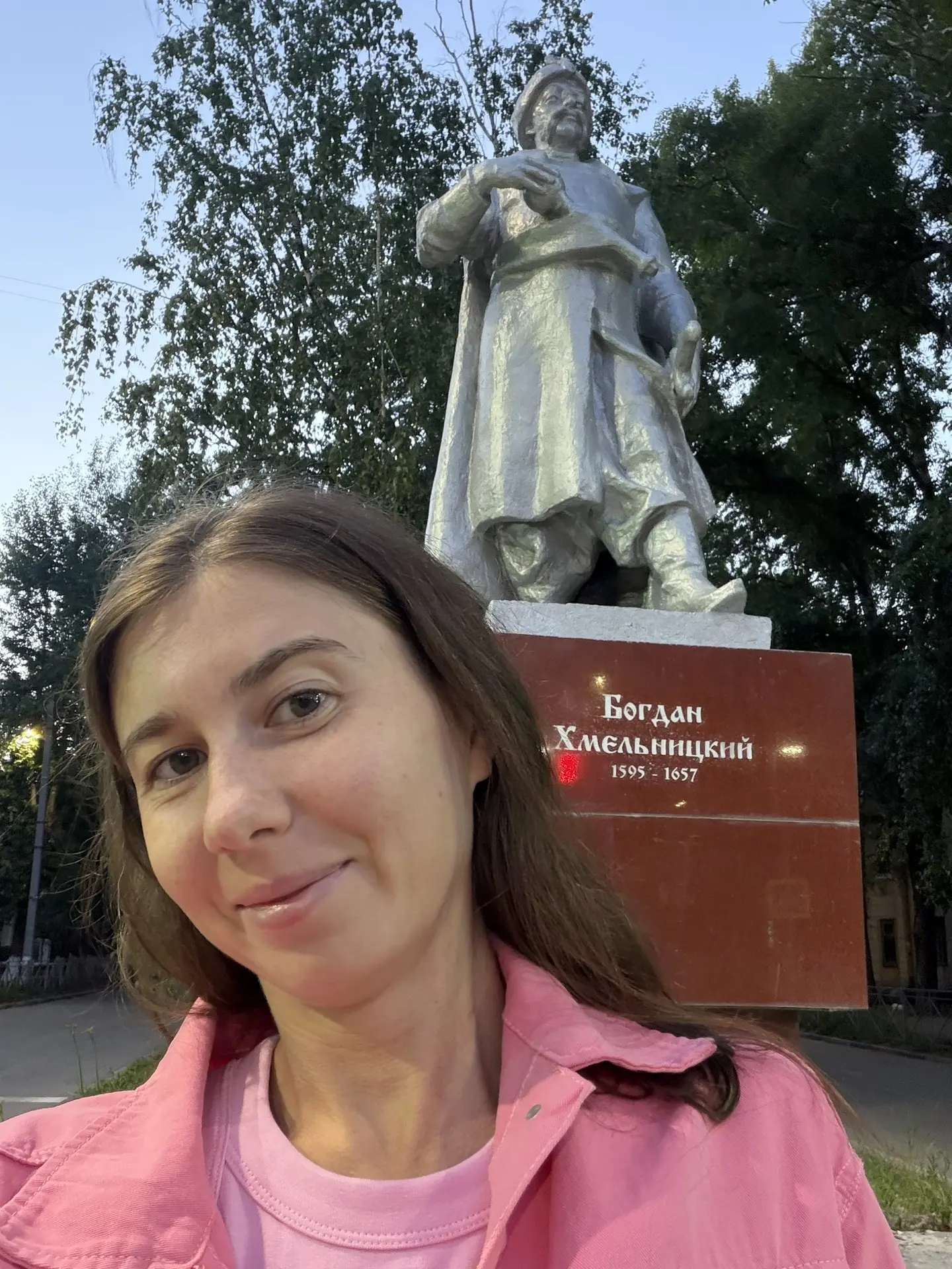 Памятник Богдану Хмельницкому неожиданно был найден в Ульяновске😅 

Памятник располагается на улице